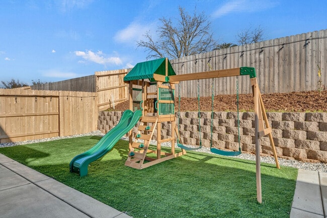 Photo - 10035 Fletching Wy Unit SI ID1473523P