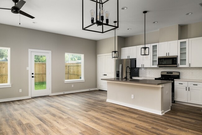 Photo - 417 Stonework Garden Ln