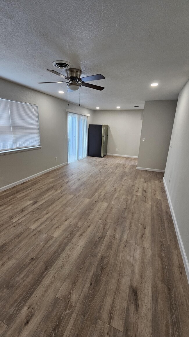 Photo - 380 Grant Way Unit 3
