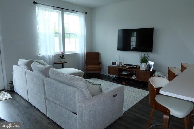 Photo - 213 Mazzeo Dr