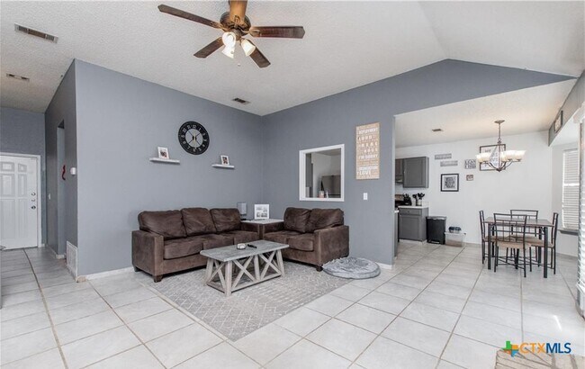 Photo - 1410 Windsor Cir