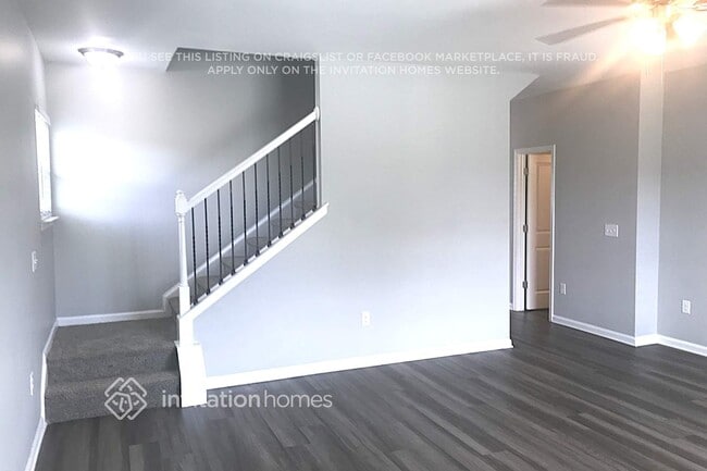 Photo - 237 S Great White Way