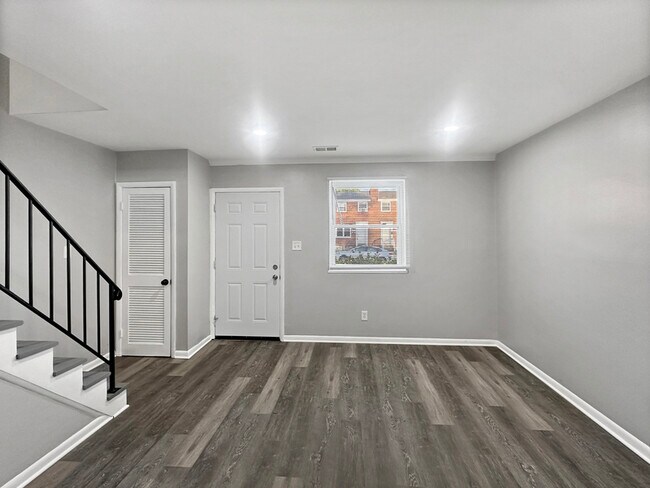 Photo - 4344 Roberton Ave Townhome