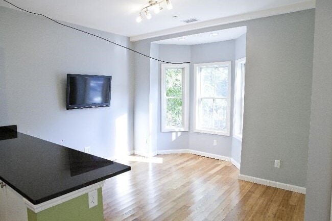 Photo - 35 Forbes St Unit 1