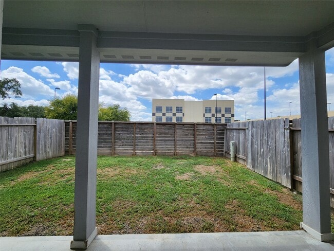 Photo - 1513 Lakeline Oak Dr