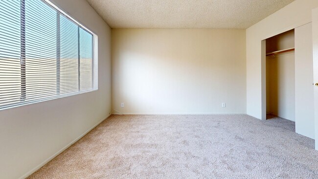 Photo - 11938 York Ave