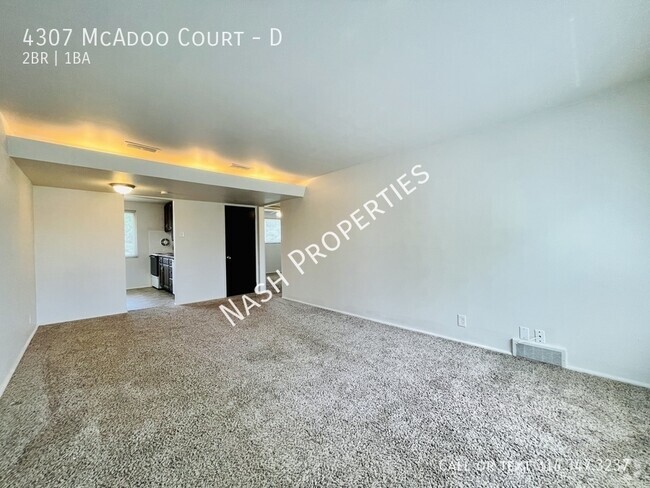 Building Photo - $900 - 2 Bed / 1 Bath apartment in Mehlvil... Unit D