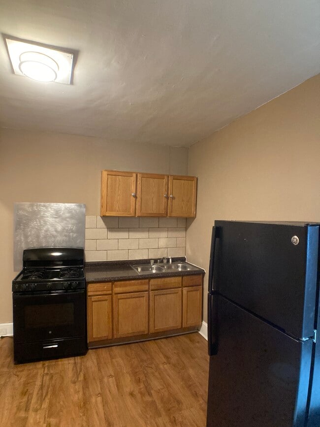 703 W Annsbury St Unit 2nd FLOOR