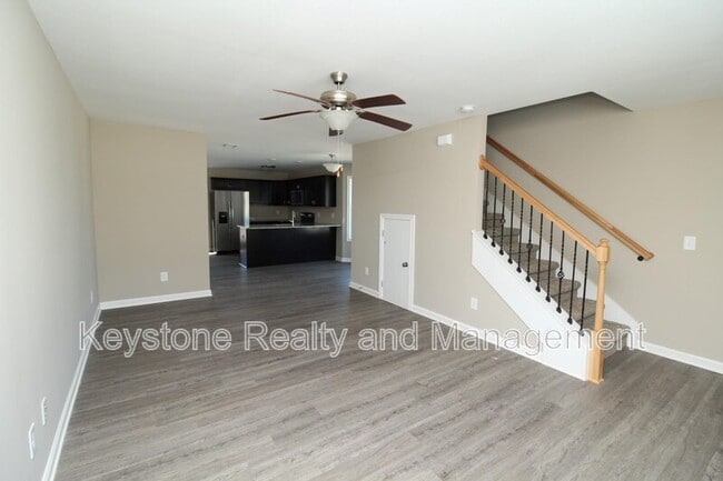 Photo - 301 Landrum Pl