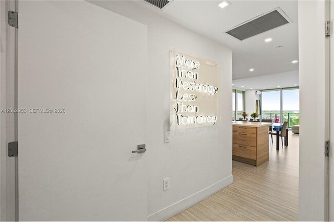 Photo - 16385 Biscayne Blvd Unit 1601+2 Parkings