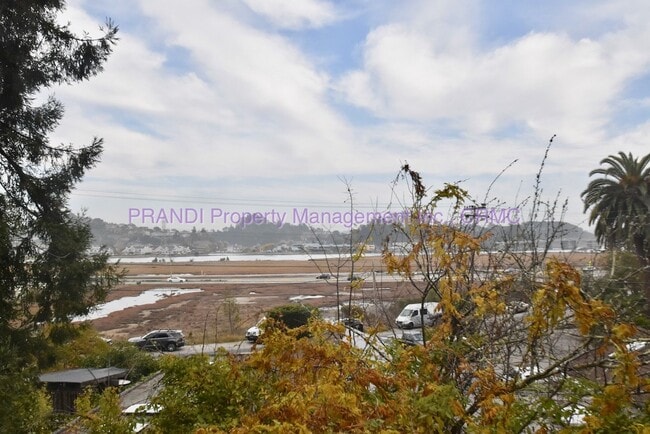Building Photo - 104 Wisteria Way Unit Apt 3