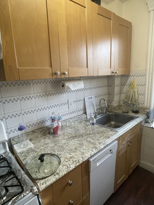Photo - 2BR 1Bth unit. Heat/Hot Water included. Great location!