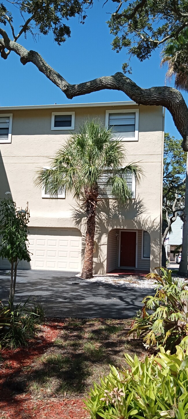 Photo - 812 E Gulf Blvd Unidad # 1 Rental