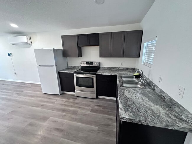 Photo - Hidden Murray Hill Gem – Private Rear Unit Available