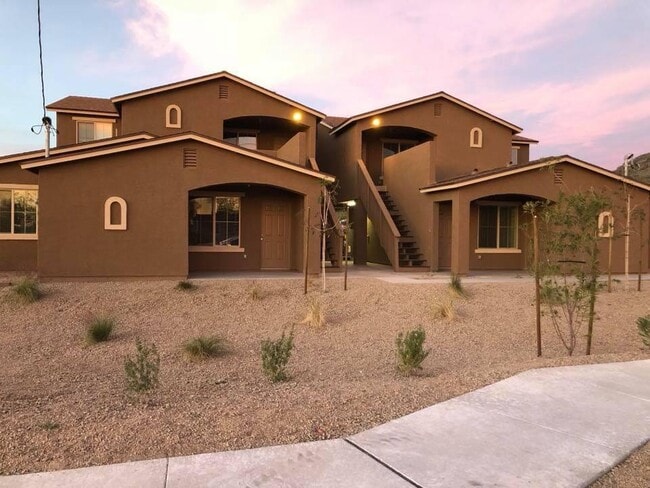 Building Photo - 10402 N 9th Ave Unit A