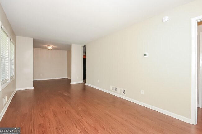 Photo - 261 Hermer Cir NW