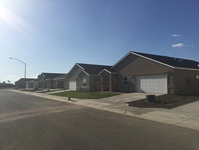 Photo - 3 Bedroom Brand New Madera Home for Rent