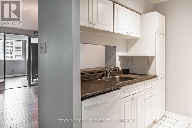 Photo - 1055 Bay St. Unité 1101