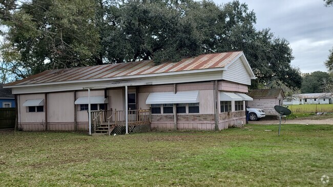 Building Photo - 2913 Basile Eunice Hwy Rental