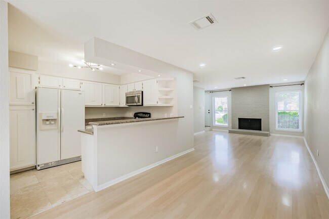 2507 Bering Dr Unidad 9