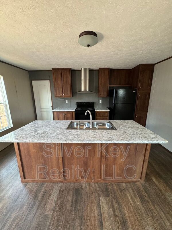 Photo - 3000 Highway 11 S