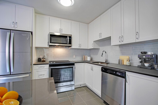 Building Photo - Heathdale Court