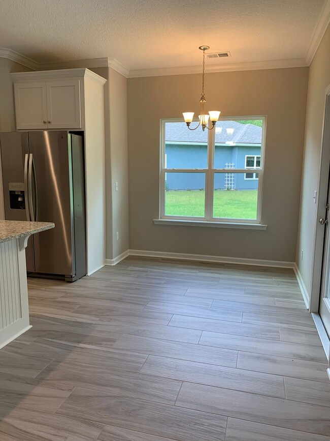 3/2 with Landscaping included!! - 3/2 with Landscaping included!! Casa