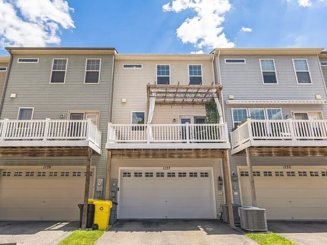 Photo - 1137 Red Hawk Way