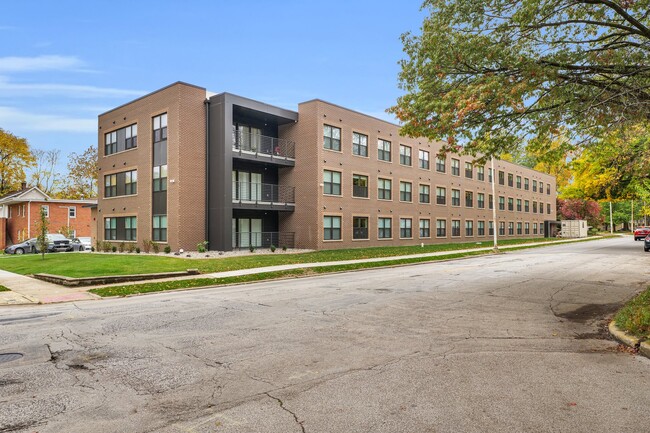 Building Photo - 707 W Springfield Ave Rental