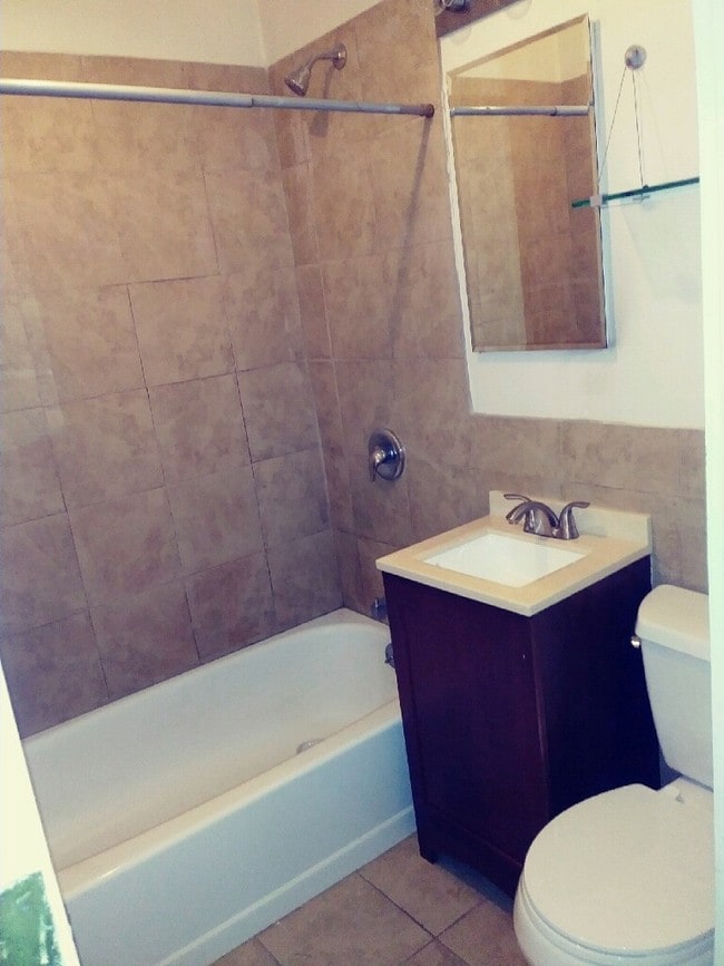 Photo - 1039 N 4th St