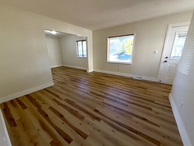 Photo - 26636 Lorenz St