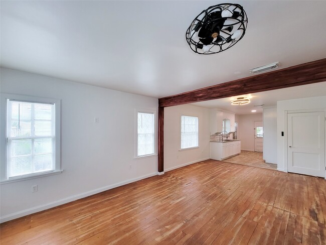 Photo - 2816 Elser St