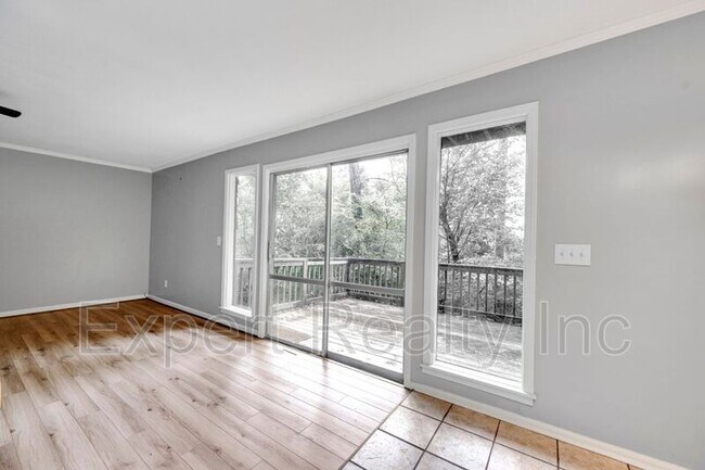 Photo - 3425 Mountainside Rd