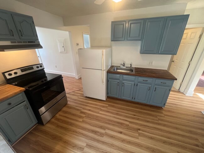 13 Davis St Unit 3