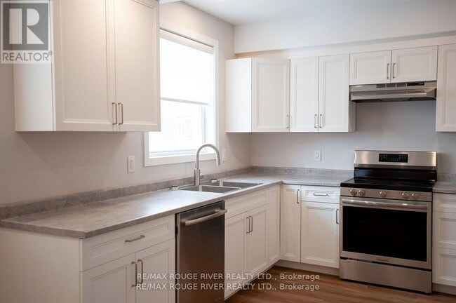 Photo - 201 Division St