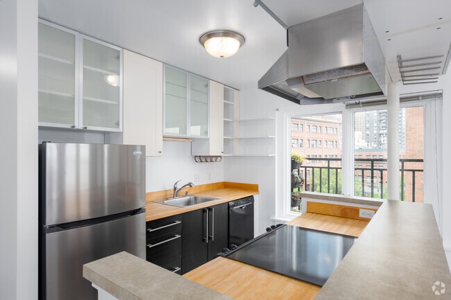 2BD, 1BA - 955SF