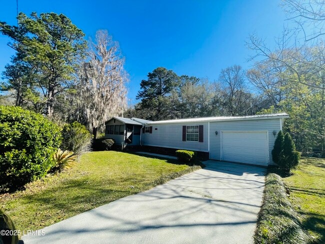 Photo - 153 Middlefield Cir