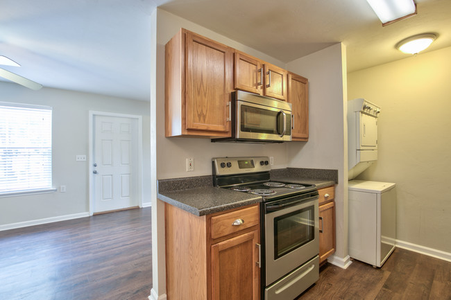 Richmond Place - Richmond Place Apartments