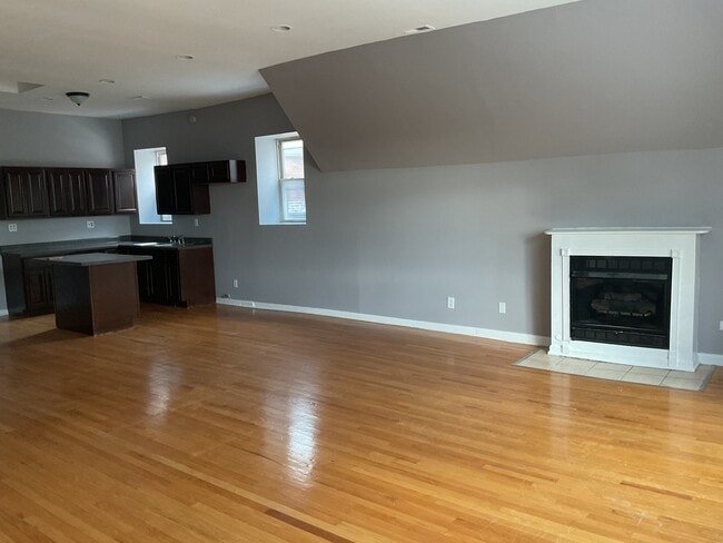 Photo - 3740 S Michigan Ave Unit 3