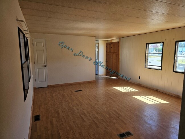 Photo - 2324 Pine St