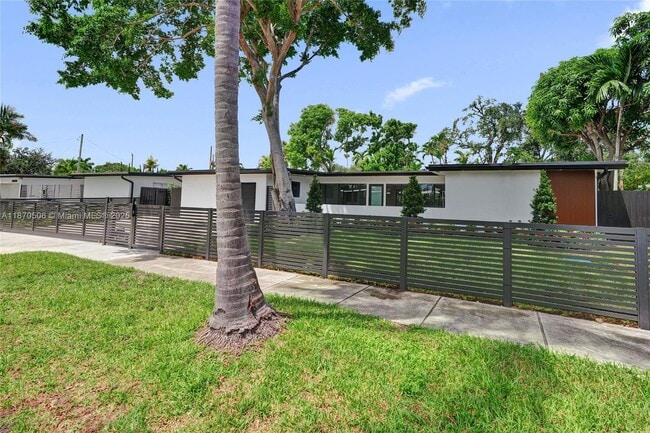 Photo - 1931 NE 186th Dr