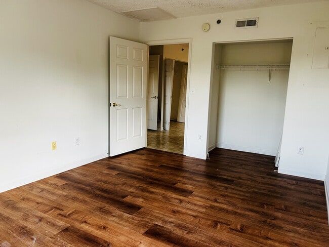 Building Photo - 24 Rosette Ln Rental