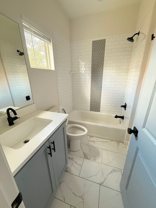 Photo - 1323 N Bronough St Unit 2