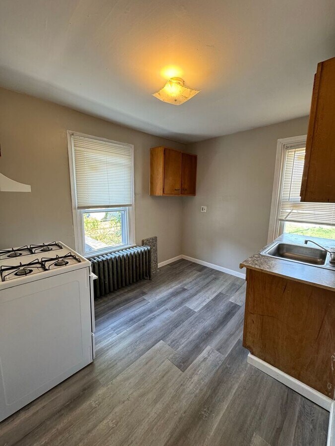 Photo - 2106 W 4th St Unit B