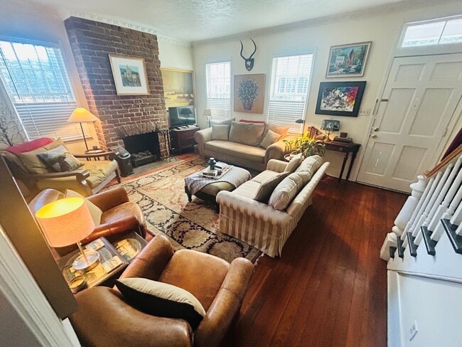 Photo - 425 Price St