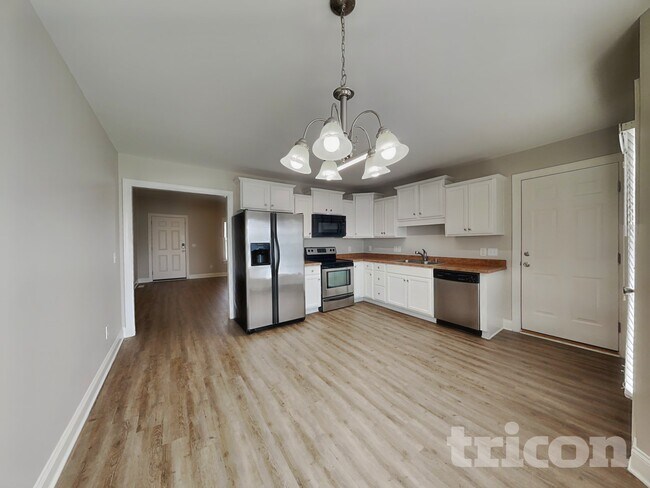 Photo - 224 Melanie Ln