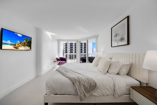 Photo - 1717 N Bayshore Dr Unidad ID1054118P