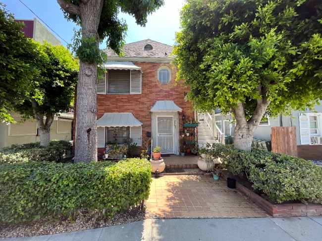 Photo - 300 S Oak Knoll Ave Unit 300