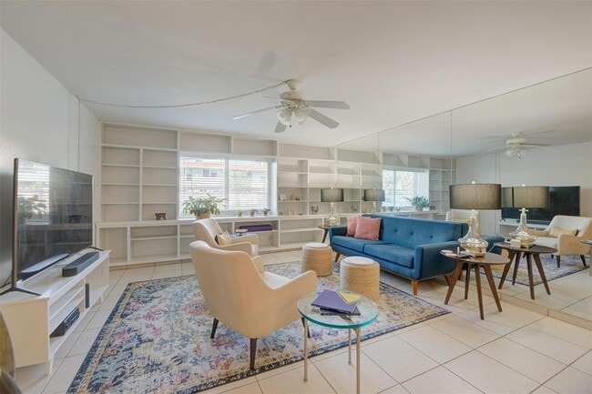 Photo - 1950 N Andrews Ave Unidad 116D