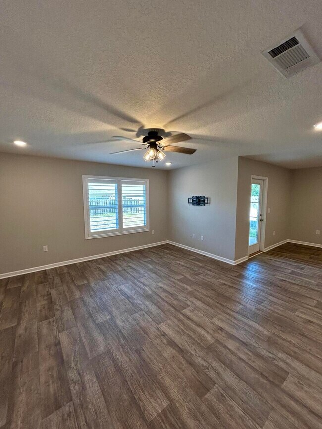 Photo - 1048 Limpkin St House